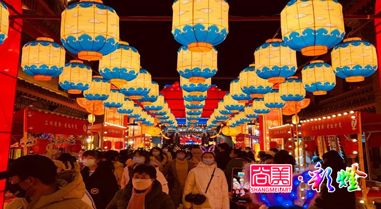 自貢燈會的創(chuàng)新精神不囿于傳統(tǒng)，不斷超越自我