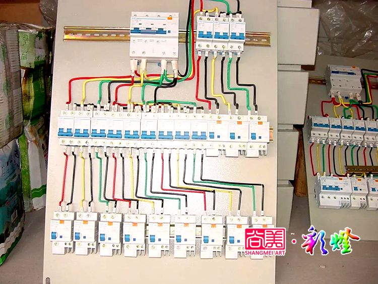 舉辦燈會用的彩燈是用三相電還是兩相電？