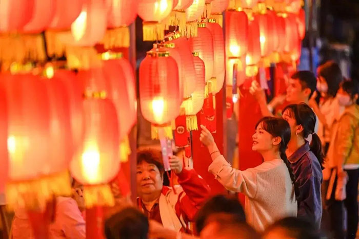 中國人為何喜歡掛燈籠？掛燈籠有何象征意義？